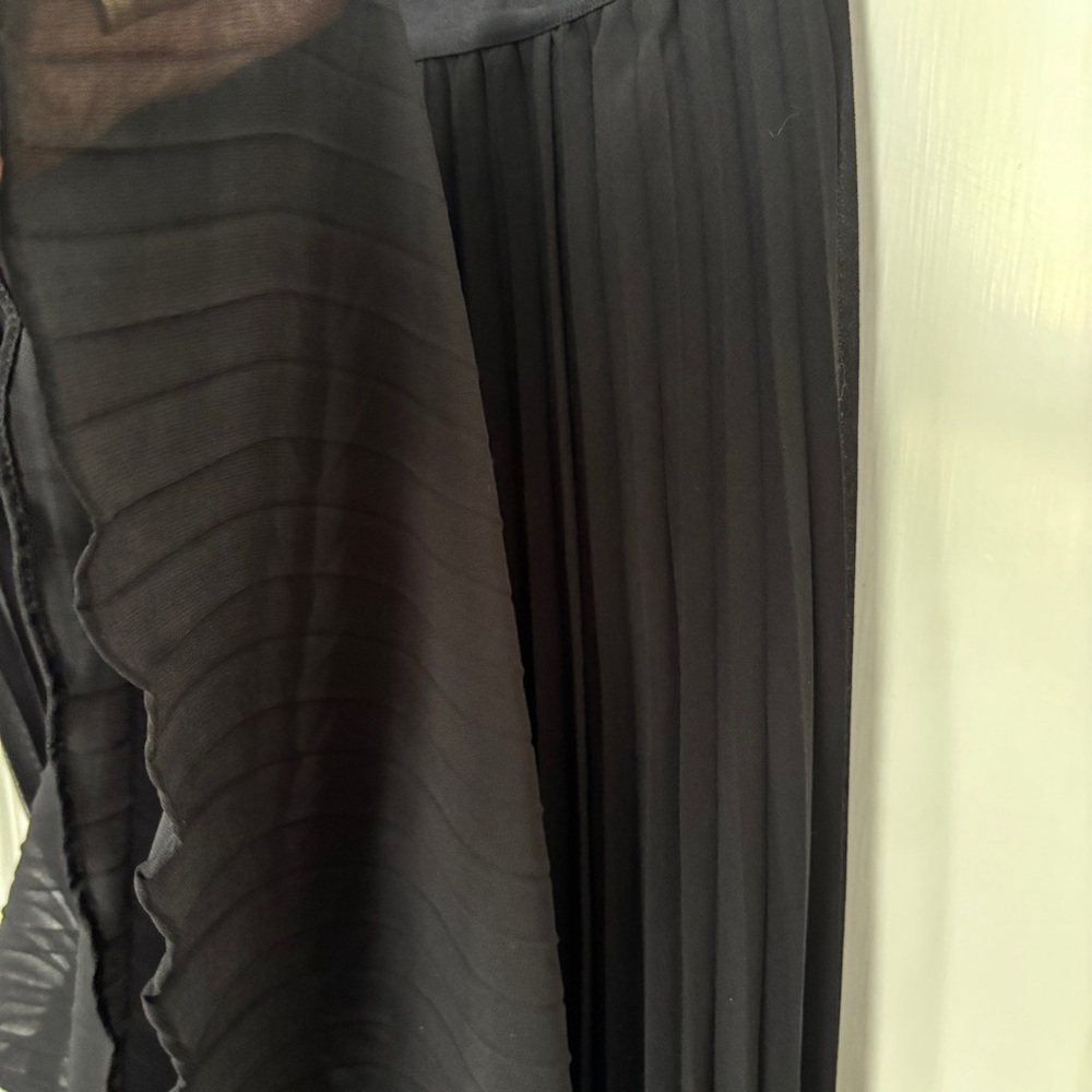 DKNY black sheer pleated skirt - Picture 8 of 10
